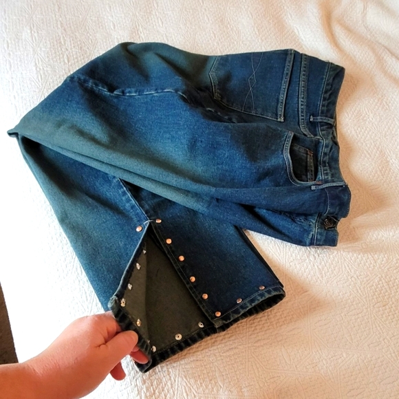 Faded Glory Dark Blue Wash Studded Women's Jeans  20W NWOT ( 👀 @ picture # 10) - Picture 3 of 15
